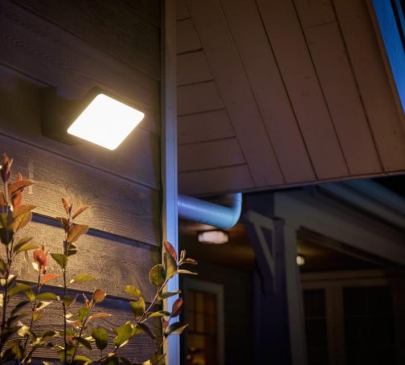 Philips Hue White Welcome LED Außen Flutlicht in schwarz IP44 ZigBee